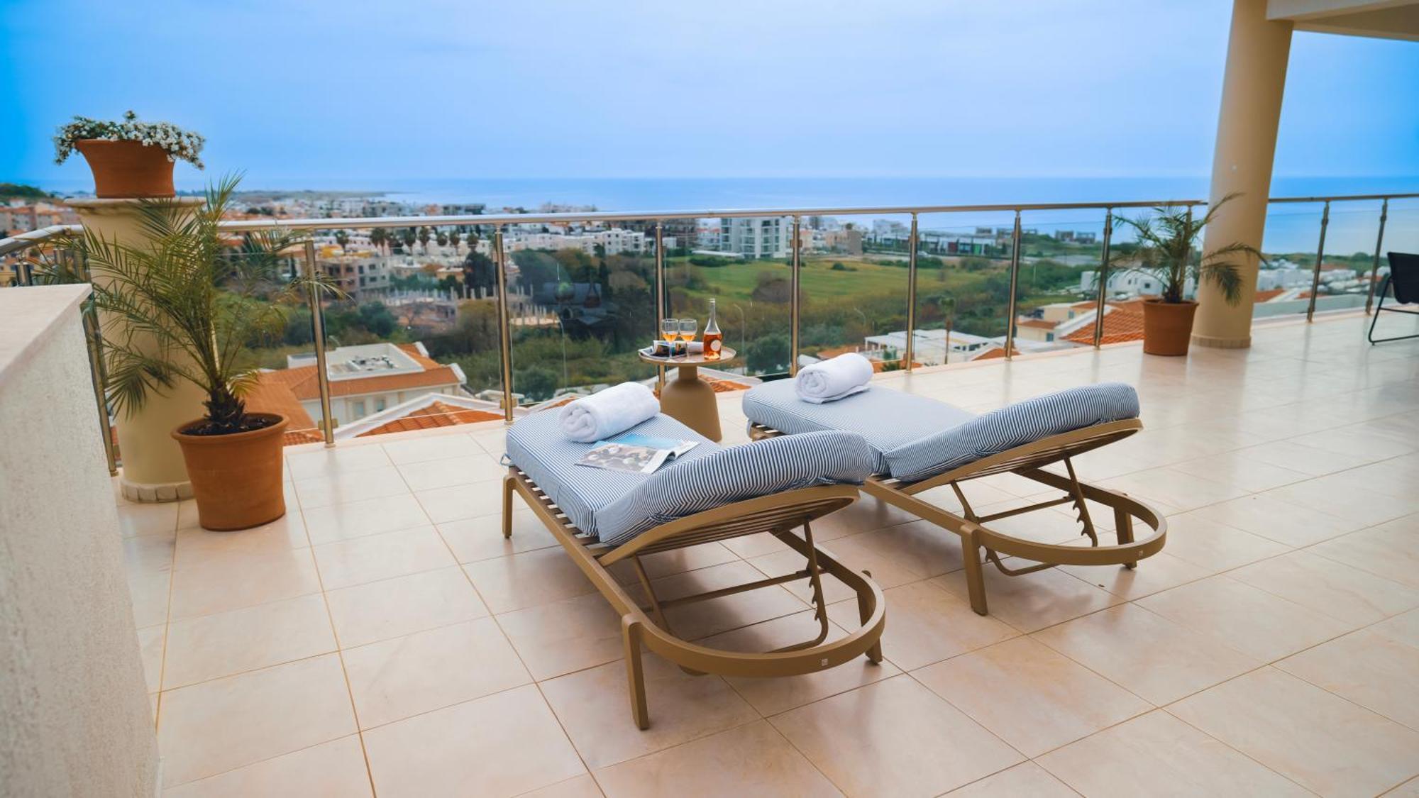 Wellclub - Wellness Family Experience - Seaview Hotell Paphos Exteriör bild