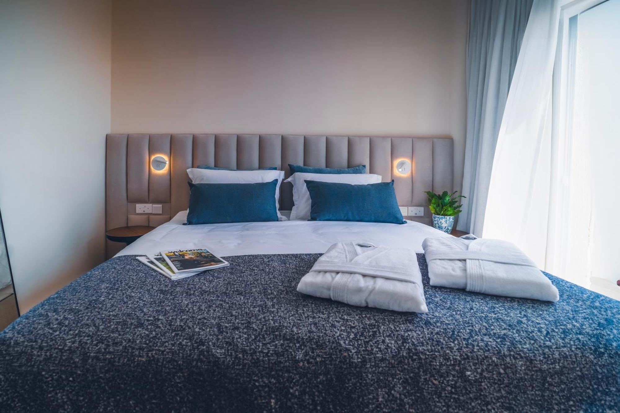 Wellclub - Wellness Family Experience - Seaview Hotell Paphos Exteriör bild