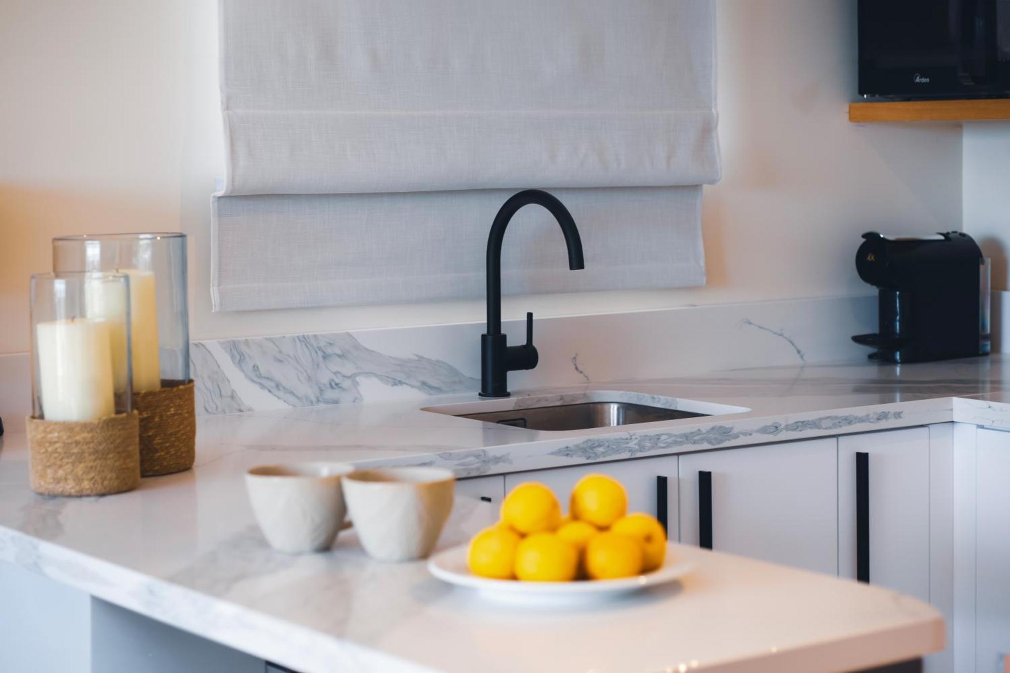Wellclub - Wellness Family Experience - Seaview Hotell Paphos Exteriör bild