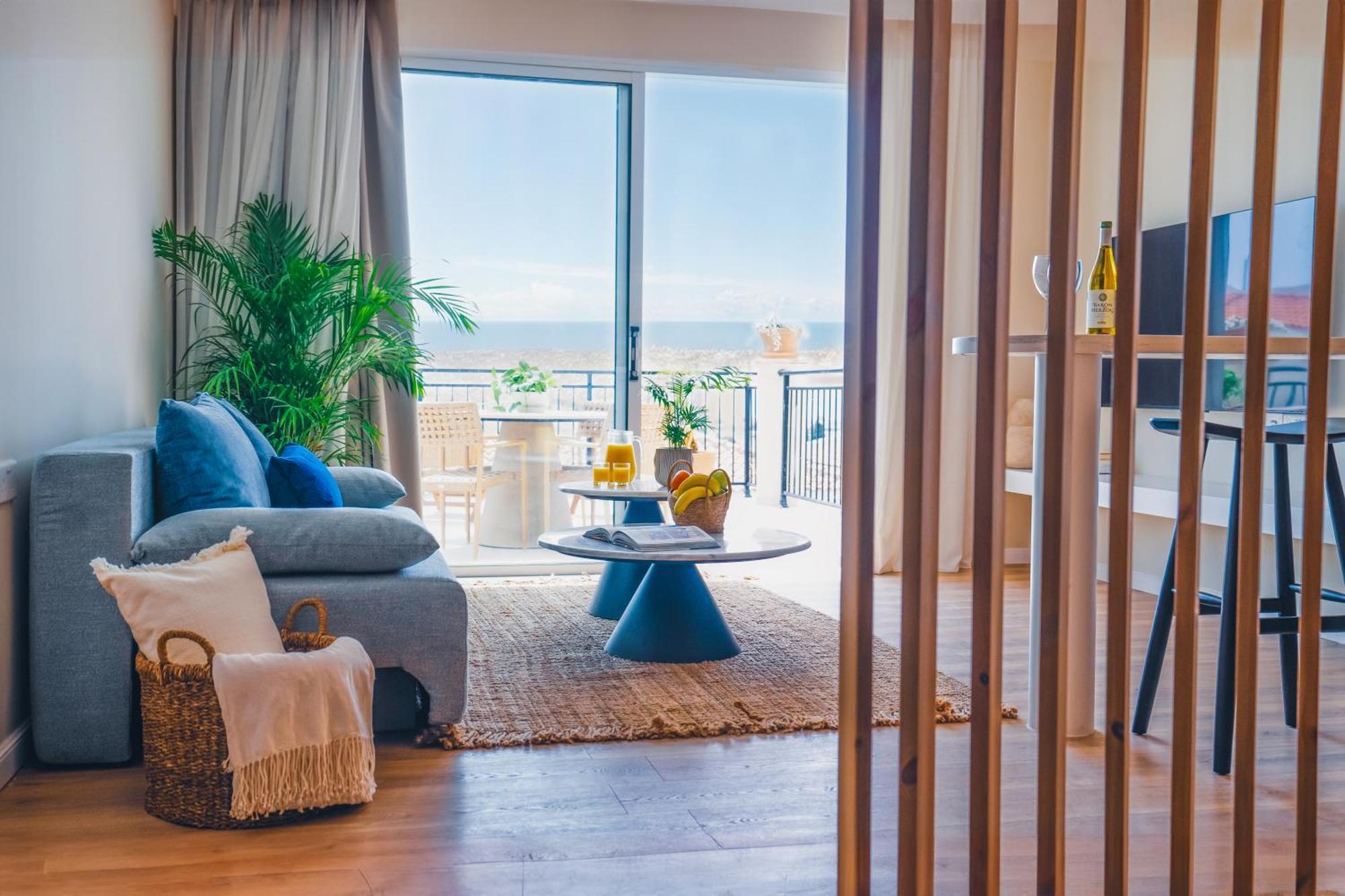 Wellclub - Wellness Family Experience - Seaview Hotell Paphos Exteriör bild