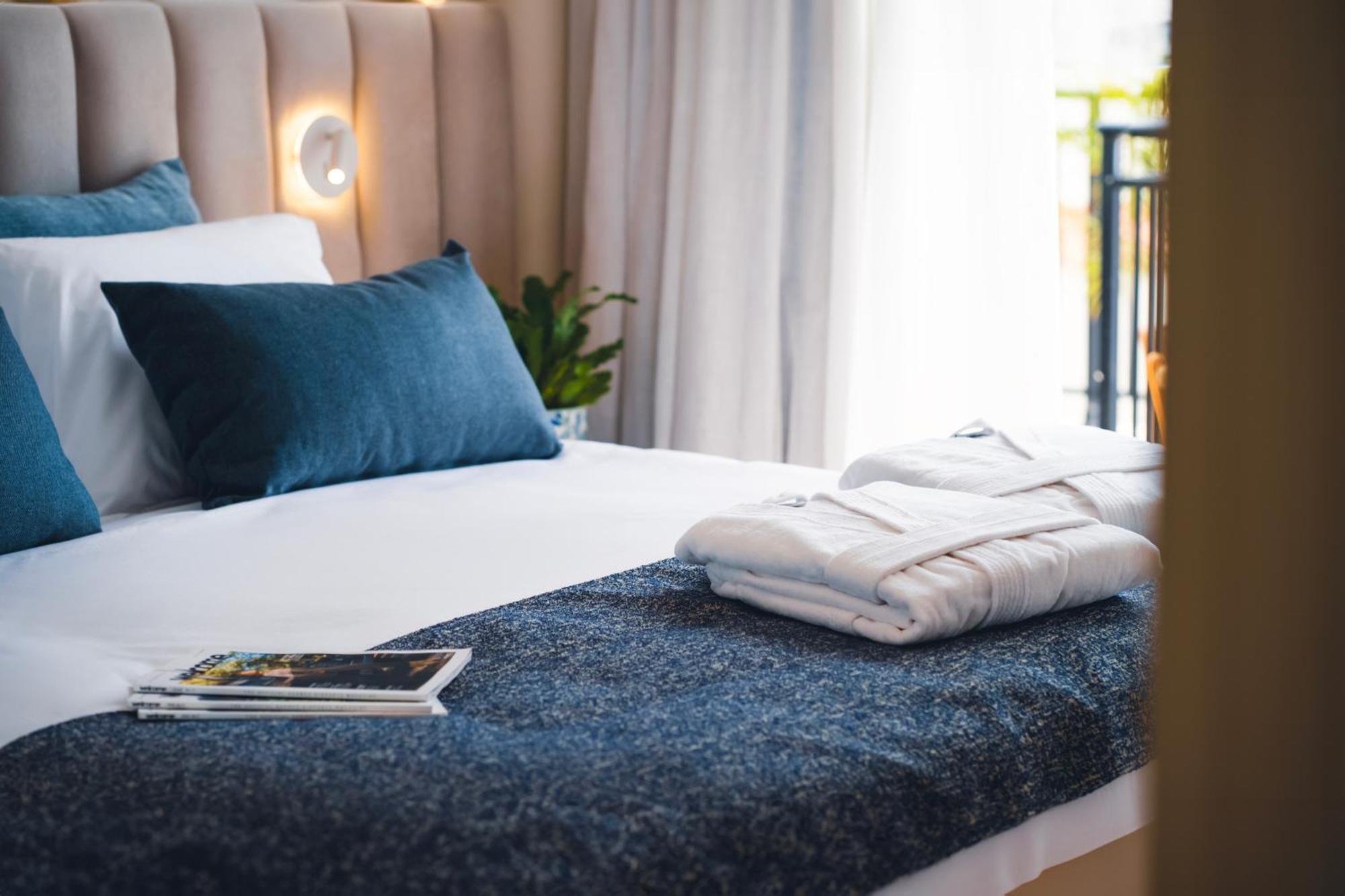 Wellclub - Wellness Family Experience - Seaview Hotell Paphos Exteriör bild