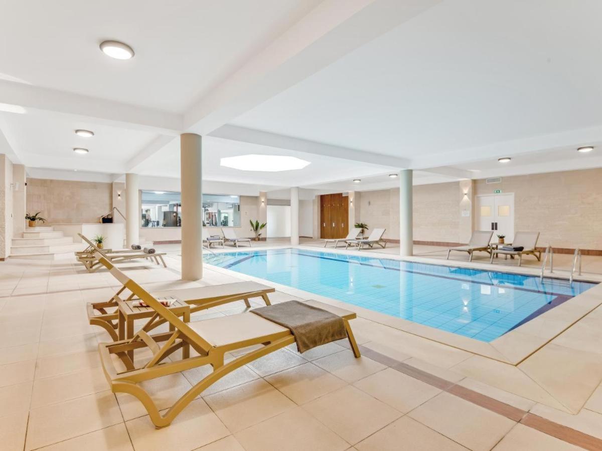Wellclub - Wellness Family Experience - Seaview Hotell Paphos Exteriör bild