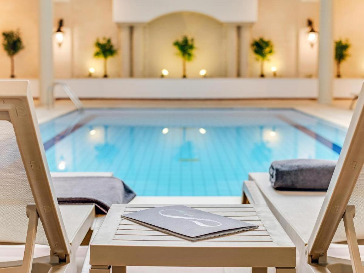 Wellclub - Wellness Family Experience - Seaview Hotell Paphos Exteriör bild